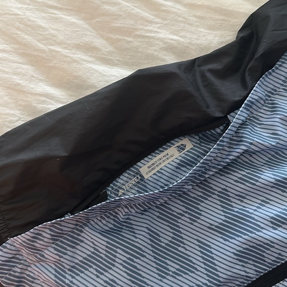 Adidas terrex trail running wind jacket, xs - Picture 11 of 12